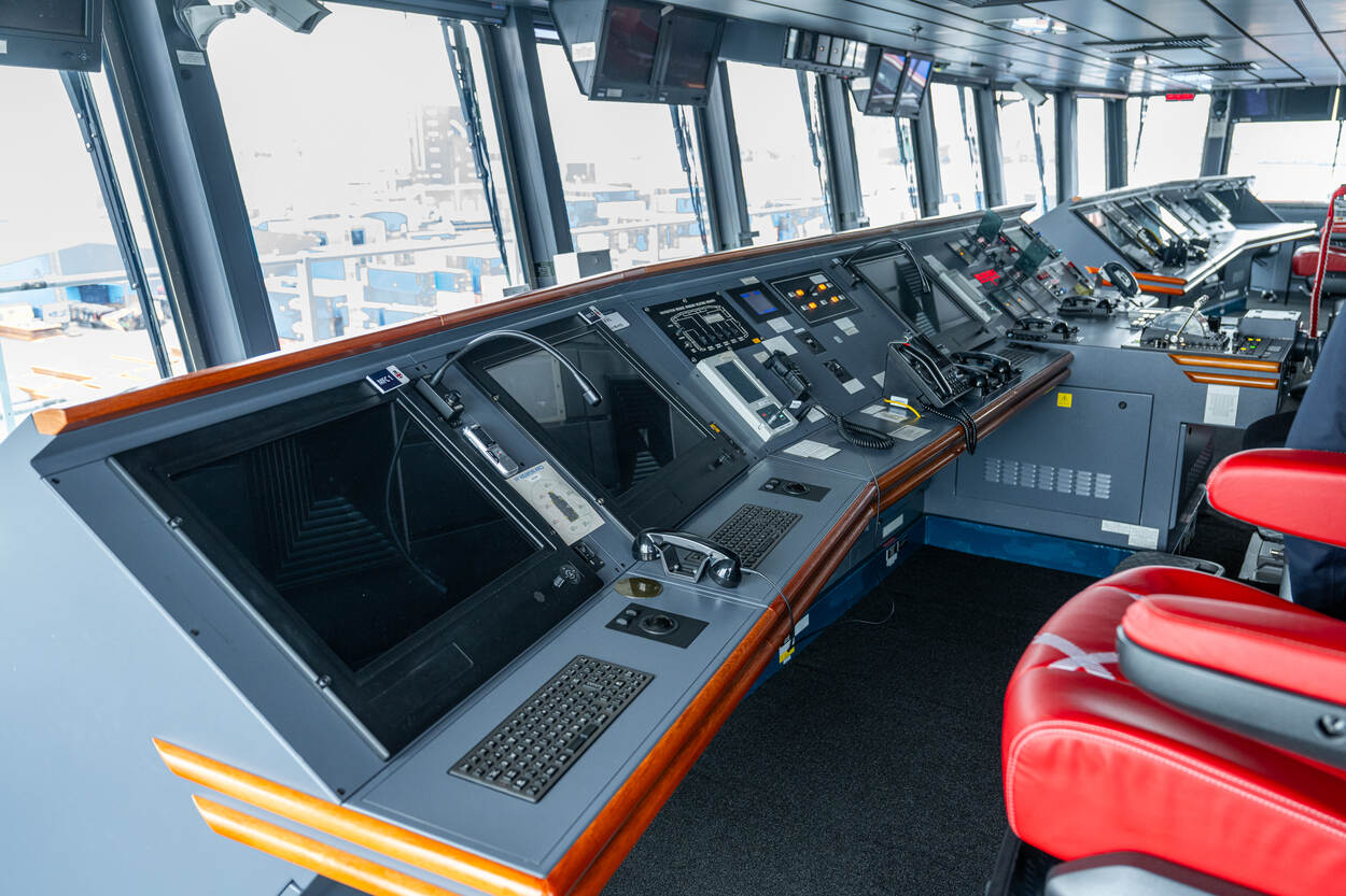 De brug op HMS Prince of Wales