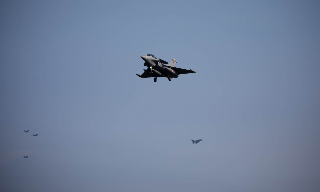 Tal van vliegtuigen vanuit de lucht gezien