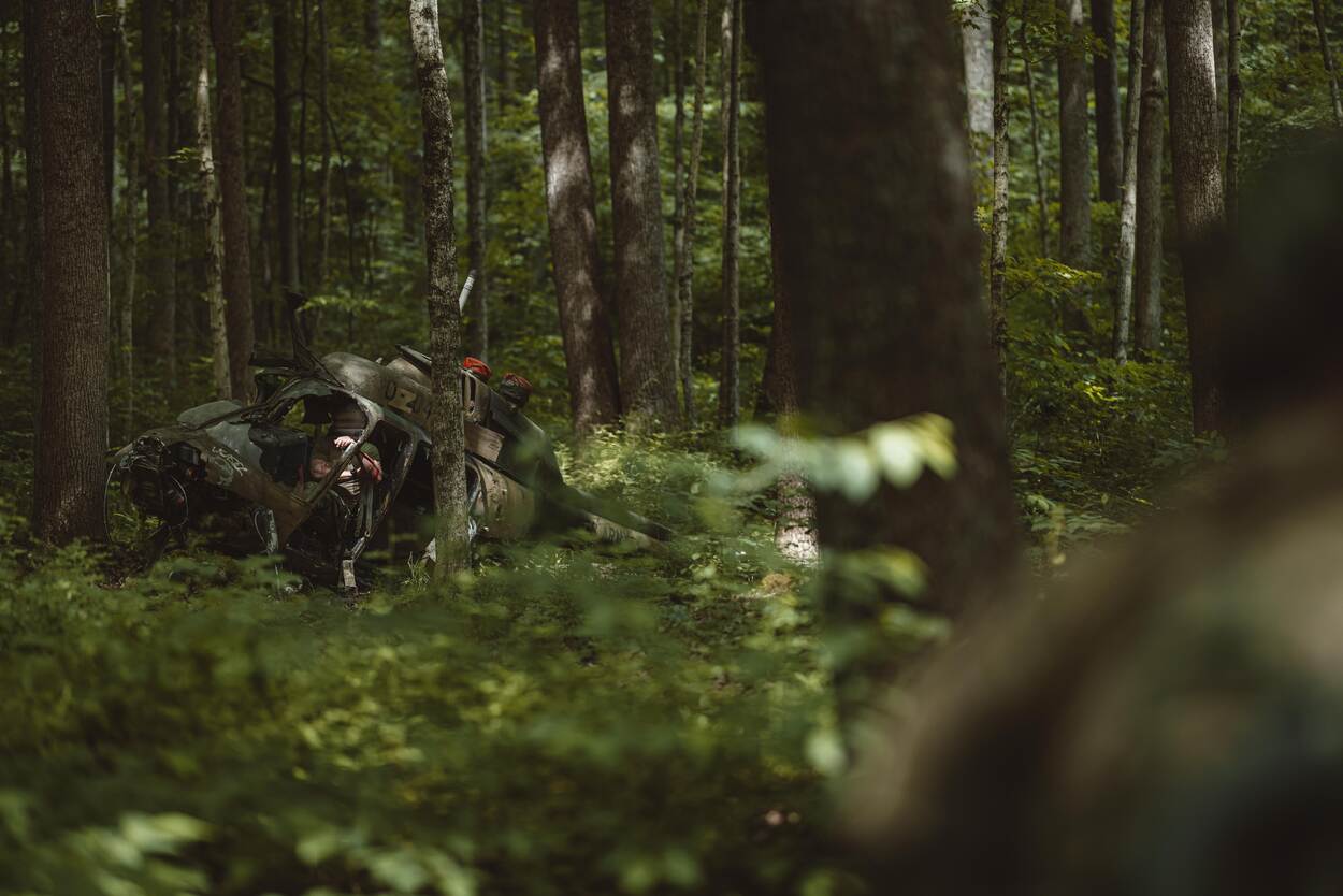 militairen in het bos
