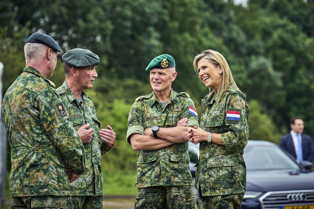 ‘Koningin laten ervaren hoe het is militair te zijn’