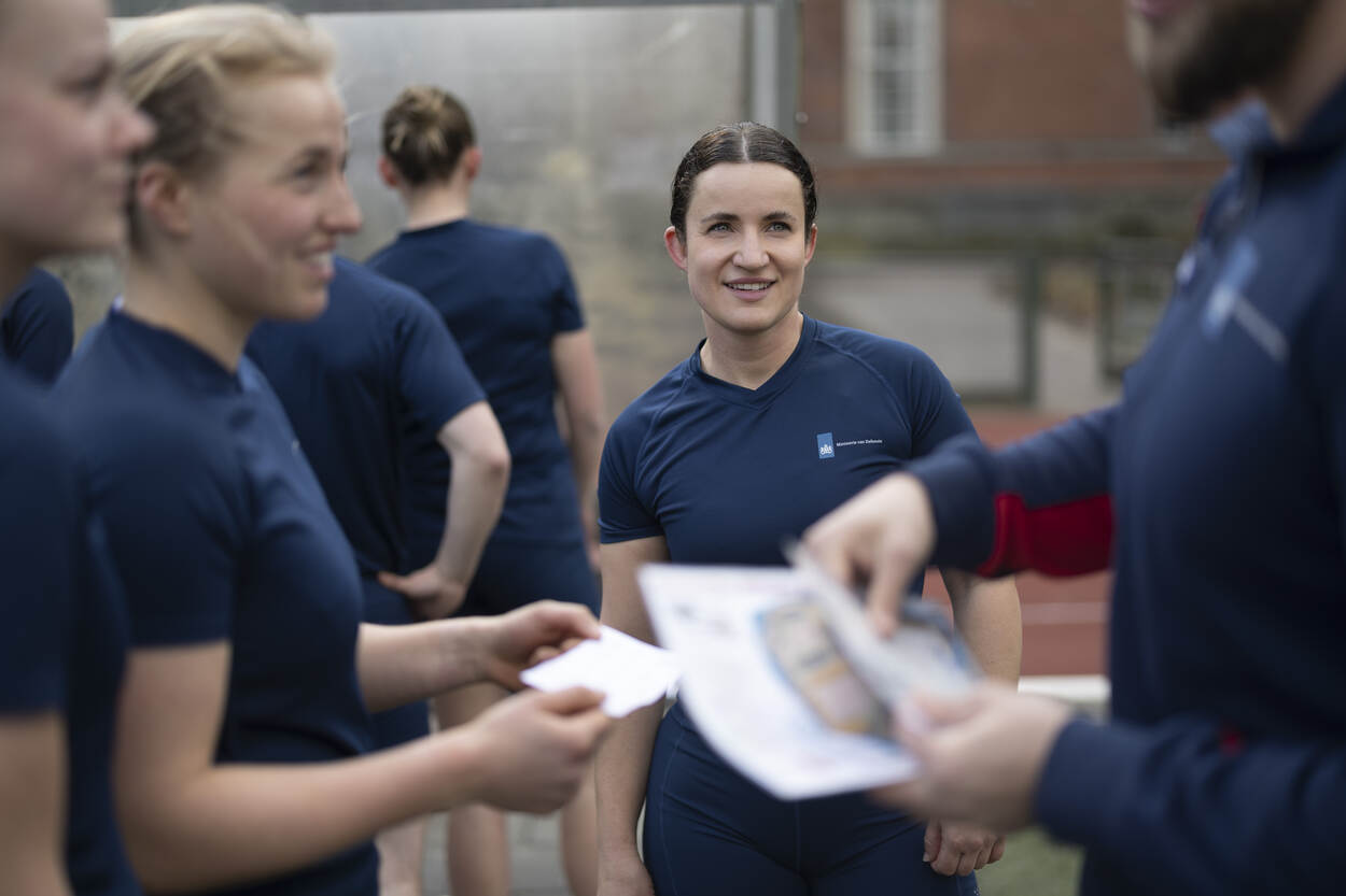 Soldaat Geertje Smits en enkele andere cadetten.