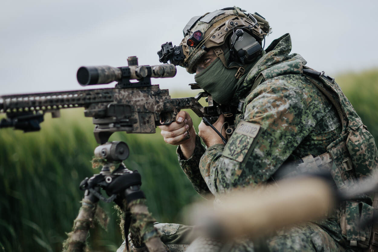 Een militair met een Accuracy.
