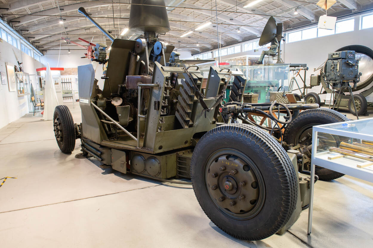 40L70 van schuin achter gezien.