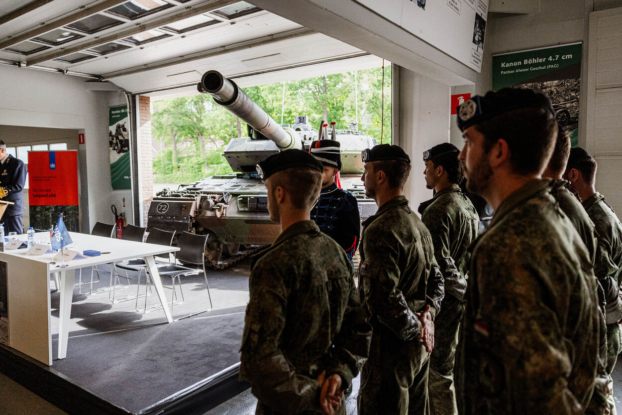 Een peloton Huzaren woonde de ceremonie bij.