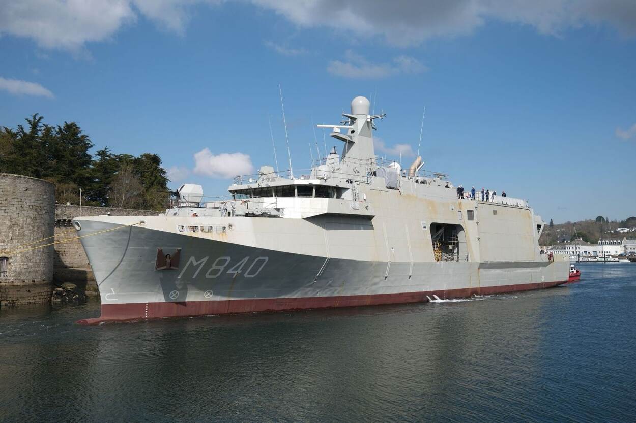 De Zr.Ms Vlissingen maakte onlangs een proefvaart vanuit de Franse havenplaats Concarneau.