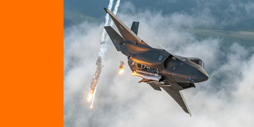 Een F-35 gevechtsvliegtuig in de lucht