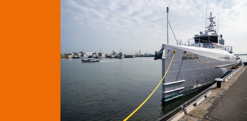 Een schip aan de kade