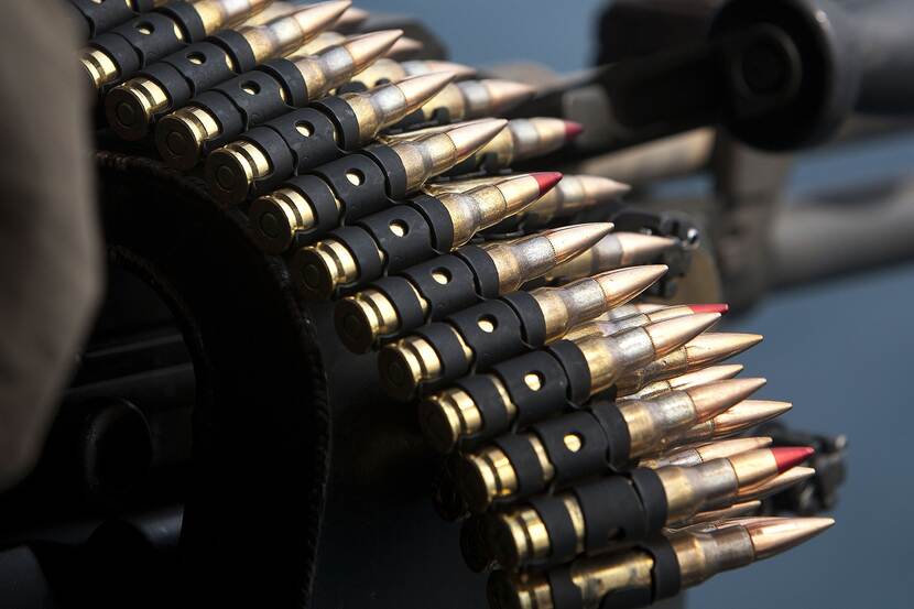Band met scherpe munitie voor een MAG-mitrailleur.