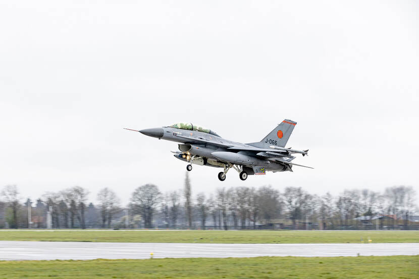 Vliegende Orange Jumper.