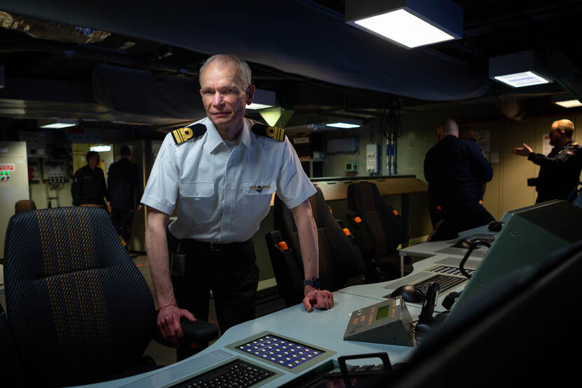 Een blik in het CIC, voorheen de commandocentrale met LTZ1 (TD) Rick Jutte.