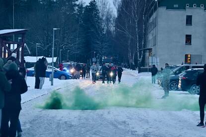Genist korporaal-1 Mike loopt richting de finish nadat hij 112 kilometer heeft hardgelopen.