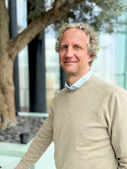 Portretfoto van Rob Leus, programmamanager Rijksvastgoedbedrijf