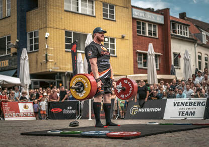 Max in actie tijdens de deadlift.