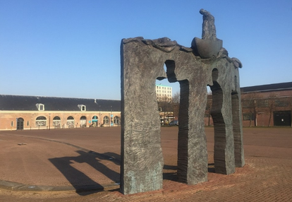 Het monument genaamd Schaduwen van Licht in Den Helder.