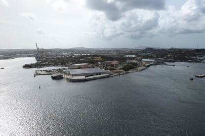 Beeld van de gehele Marinebasis Parera vanuit de lucht.