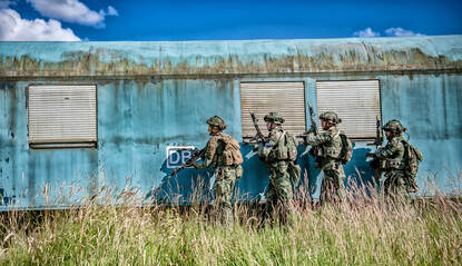 Reservisten tijdens een oefening.