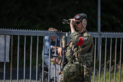 20 Infanteriebataljon Bewaken Beveiligen Korps Nationale Reserve beveiligt de terreinen waar de NASAMS en de radars staan.