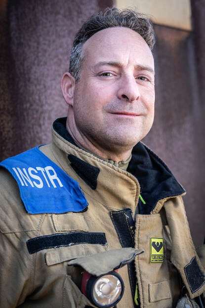 Portretfoto van sergeant-majoor Martijn Versteeg.